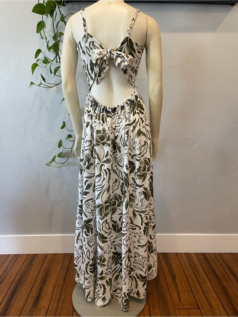 New Tie-Back Floral linen and rayon Maxi Dress in Olive & White S